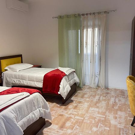Hotel Vila C Plus Plus Μπεράτ Εξωτερικό φωτογραφία