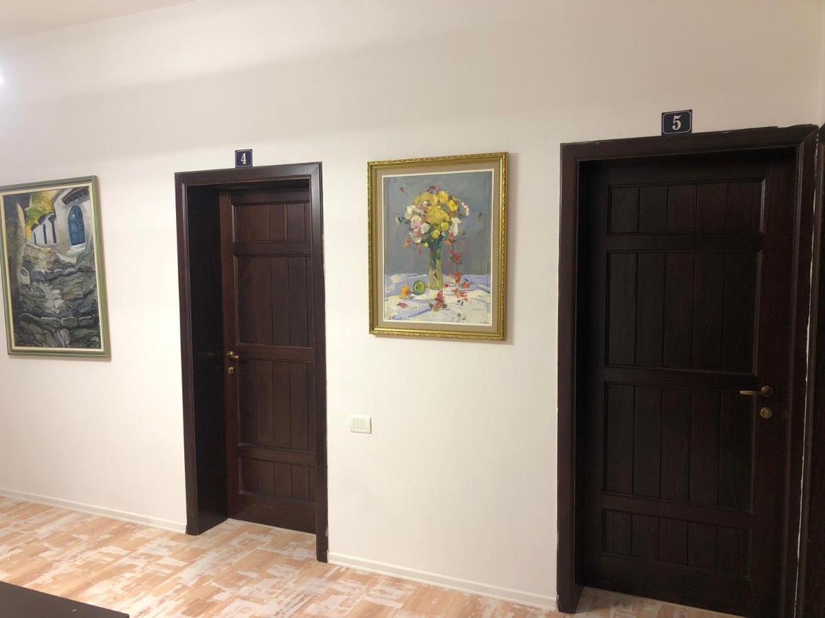 Hotel Vila C Plus Plus Μπεράτ Εξωτερικό φωτογραφία