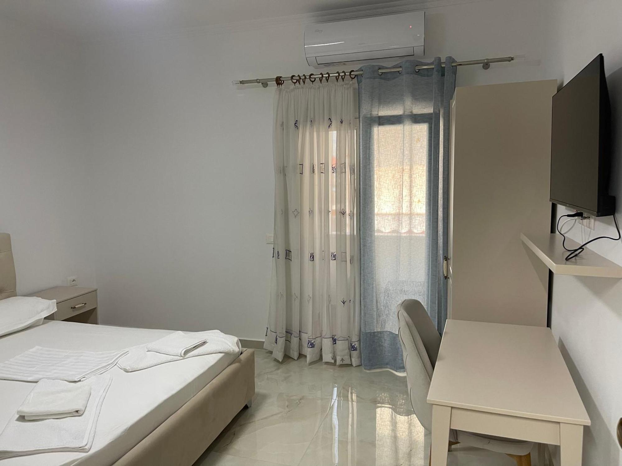 Hotel Vila C Plus Plus Μπεράτ Εξωτερικό φωτογραφία