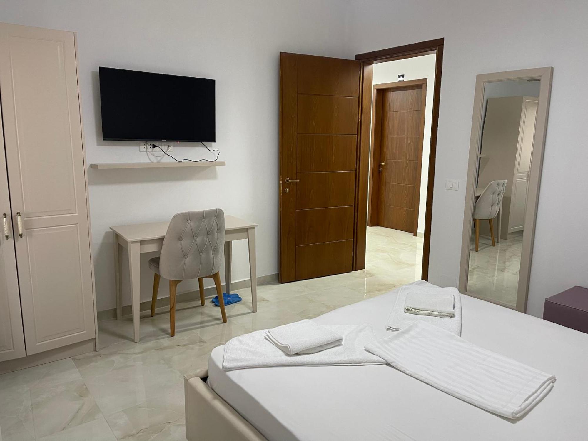 Hotel Vila C Plus Plus Μπεράτ Εξωτερικό φωτογραφία