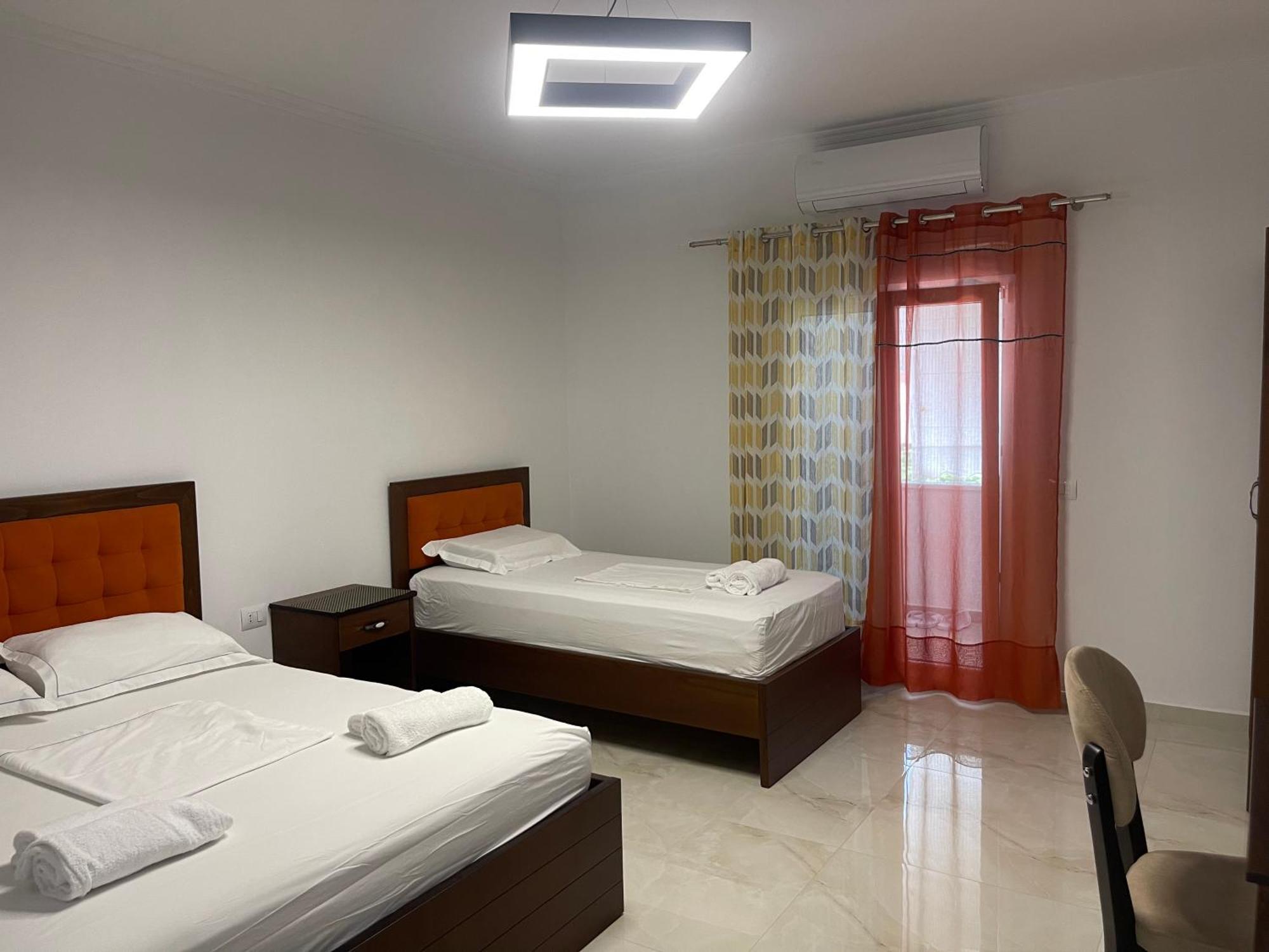 Hotel Vila C Plus Plus Μπεράτ Εξωτερικό φωτογραφία