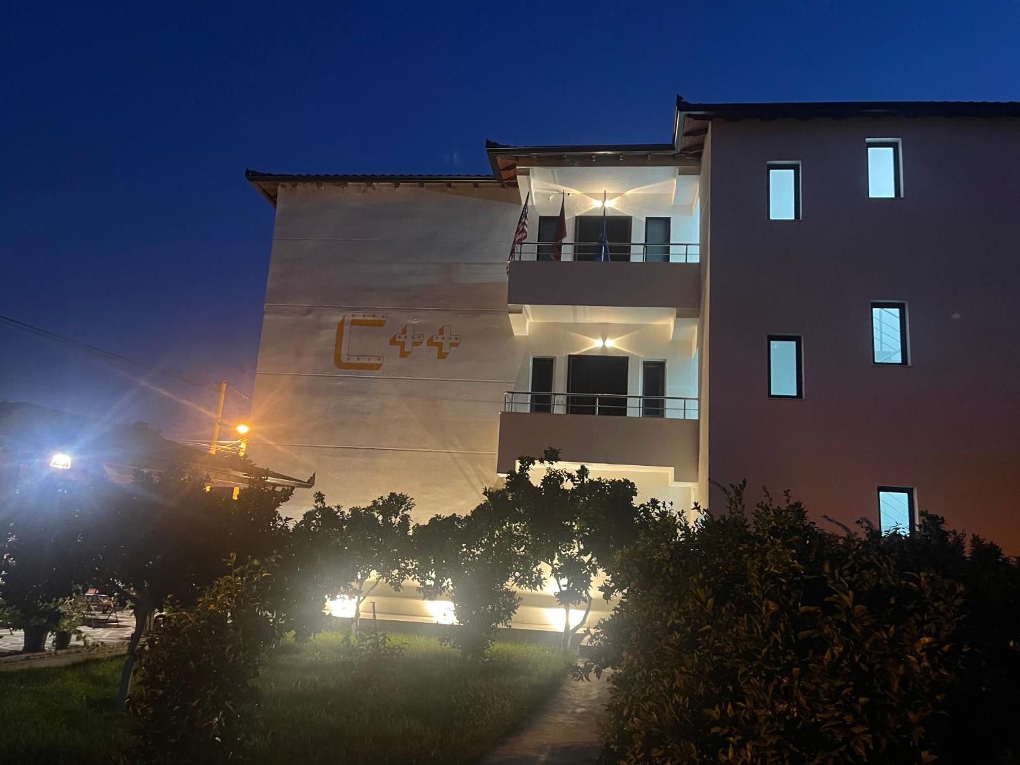 Hotel Vila C Plus Plus Μπεράτ Εξωτερικό φωτογραφία