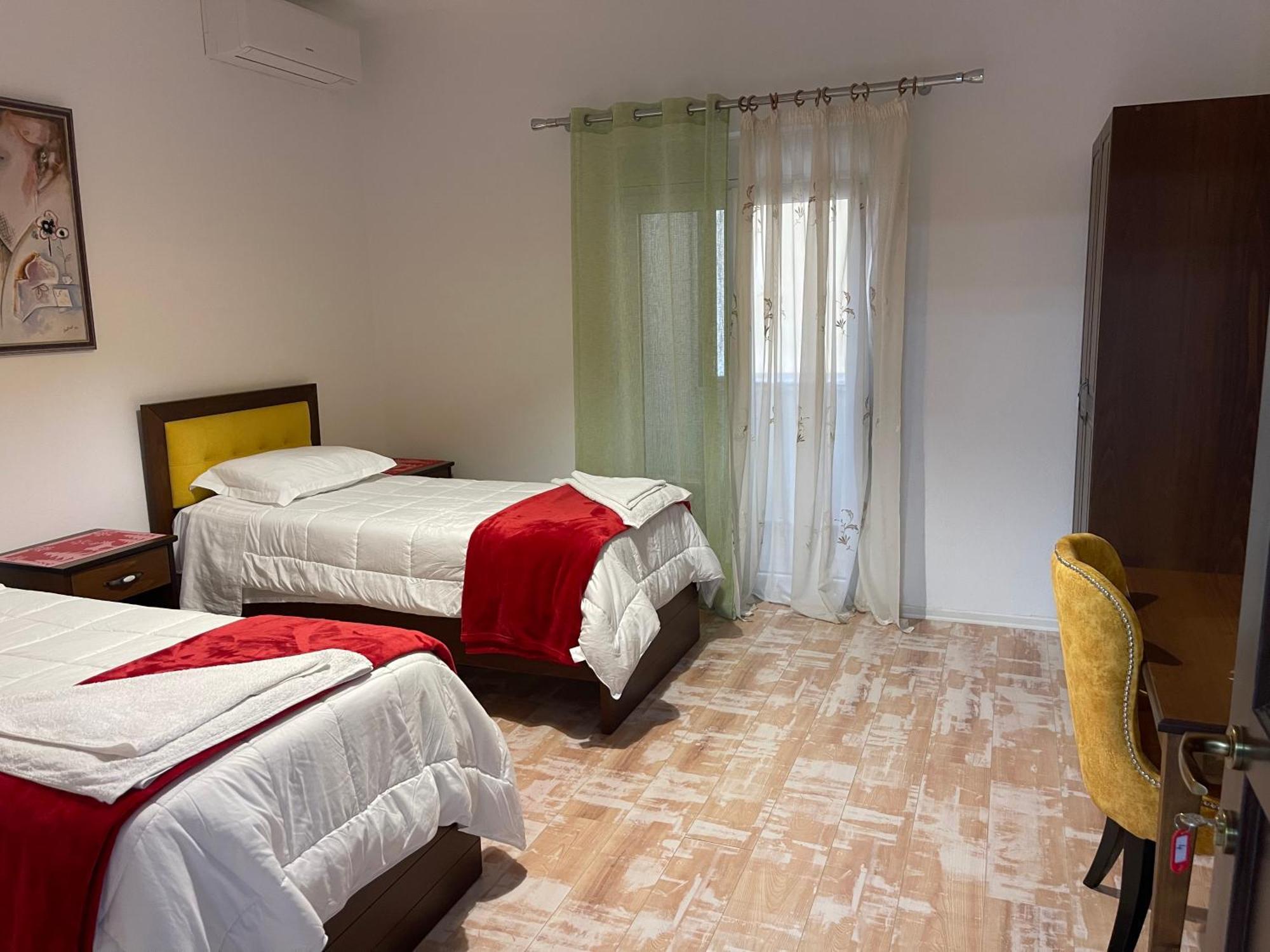 Hotel Vila C Plus Plus Μπεράτ Εξωτερικό φωτογραφία